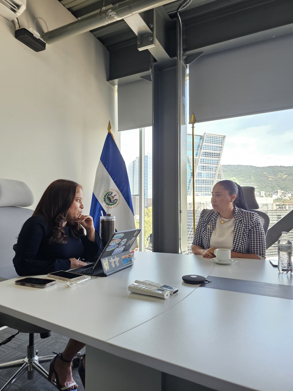 Ministra salvadoreña se reúne con CEO del V Congreso Internacional de Turismo y Negocios 